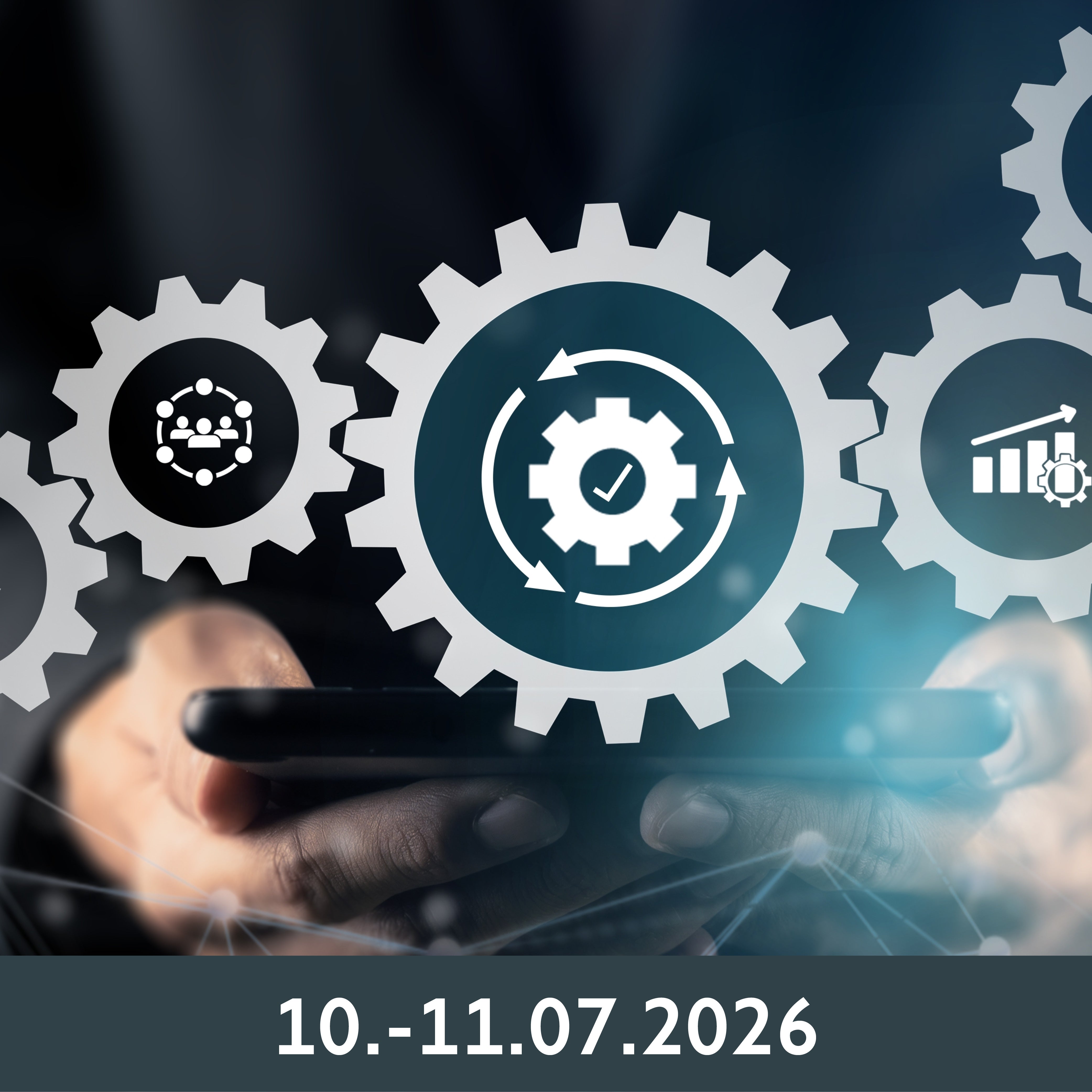 Eine Person hält ein Smartphone in der Hand, umgeben von Zahnrädern, die Technologie und Optimierung symbolisieren. Der Ton ist professionell und vermittelt Innovation und Effizienz.